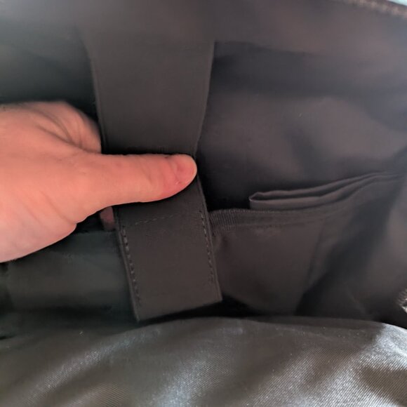 VAULTEK LifePod 2.0 SlingBag (bag only) - Brand New, Black - Picture 9 of 14